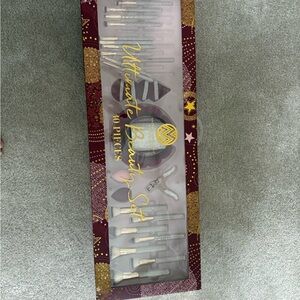 Viral Bling Rhinestone 30 Piece Make Up Brushes Set